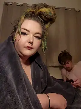 LitHippieBaby420 online show from 19, 2, 2025