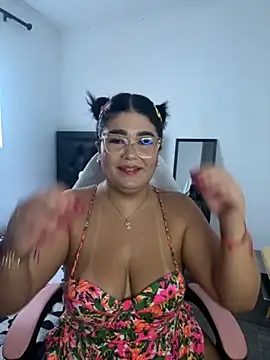 Snapshot of karla_hotgirl chatting on 28, 9, 2025 karla hotgirl online show from 28, 9, 2025