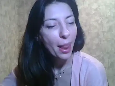 Snapshot of LissaBlossom chatting on 1, 2, 2025 LissaBlossom online show from 1, 2, 2025