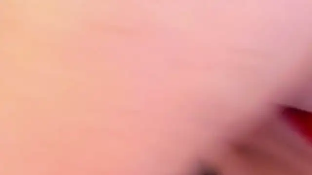 Snapshot of SarahGrays chatting on 17, 11, 2025 SarahGrays online show from 17, 11, 2025