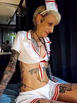Snapshot of MissParadise40 chatting on 3, 3, 2025 MissParadise40 online show from 3, 3, 2025