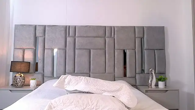 Karla Hudsson online show from 13, 11, 2025