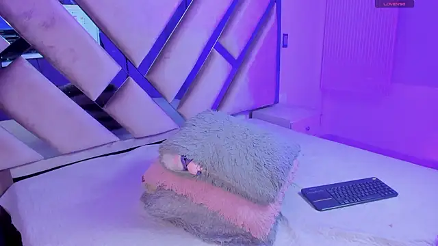 kathy bakerr online show from 28, 3, 2026