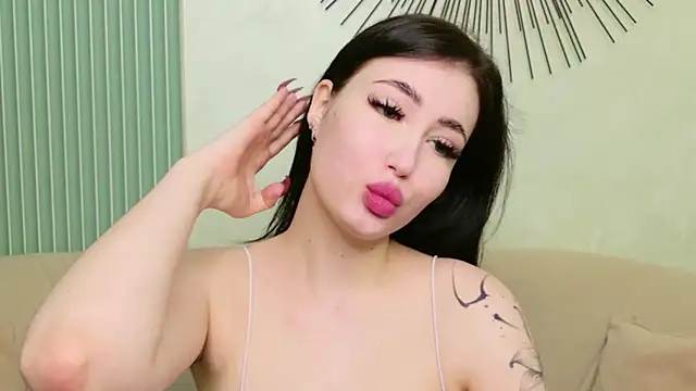 EmmaLawrens online show from 20, 6, 2026
