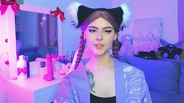 Emily  Mooree online show from 31, 1, 2025