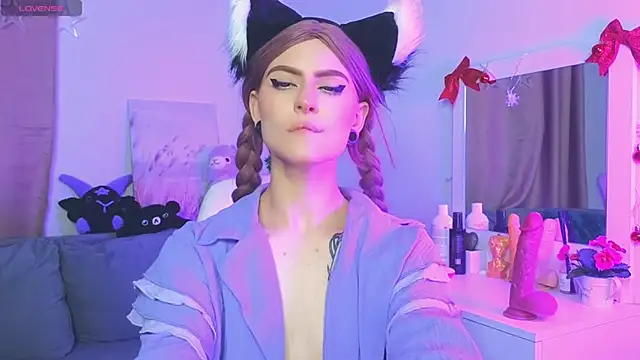 Emily  Mooree online show from 20, 1, 2025