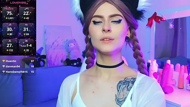 Emily  Mooree online show from 24, 1, 2025