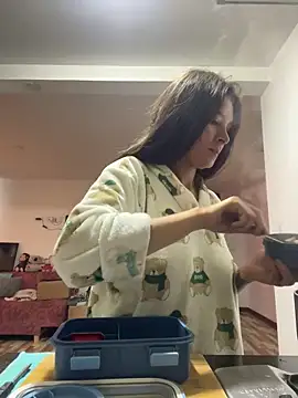 Aleska Miami online show from 6, 4, 2026