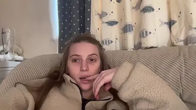 Snapshot of Ella-82 chatting on 6, 2, 2025 Ella-82 online show from 6, 2, 2025