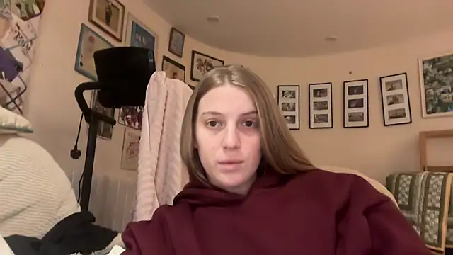 Snapshot of Ella-82 chatting on 13, 2, 2025 Ella-82 online show from 13, 2, 2025