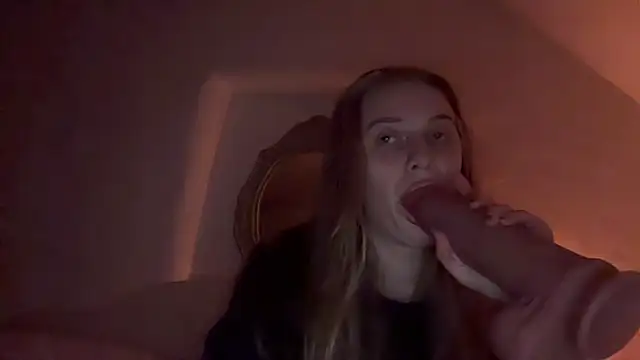 Snapshot of Ella-82 chatting on 10, 11, 2025 Ella-82 online show from 10, 11, 2025