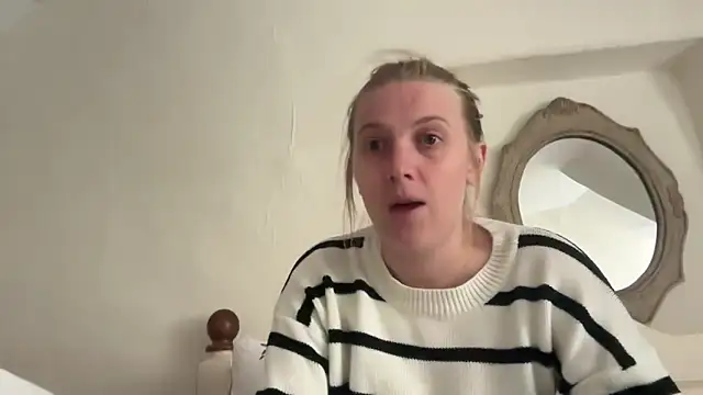 Snapshot of Ella-82 chatting on 10, 6, 2026 Ella-82 online show from 10, 6, 2026