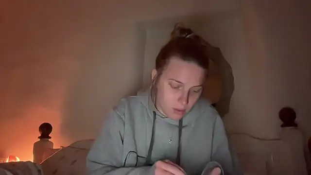 Snapshot of Ella-82 chatting on 1, 6, 2026 Ella-82 online show from 1, 6, 2026