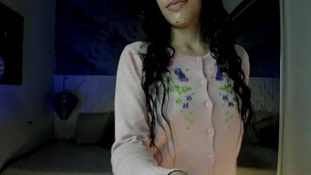 Snapshot of vaiolethsan__ chatting on 22, 6, 2026 vaiolethsan online show from 22, 6, 2026