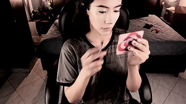 vaiolethsan   online show from 17, 12, 2025