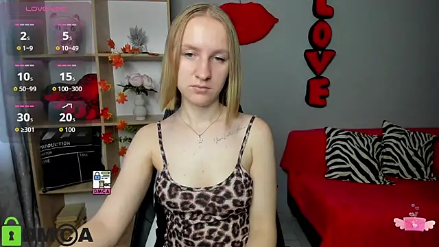 Snapshot of BeautyBlondy chatting on 11, 11, 2025 BeautyBlondy online show from 11, 11, 2025