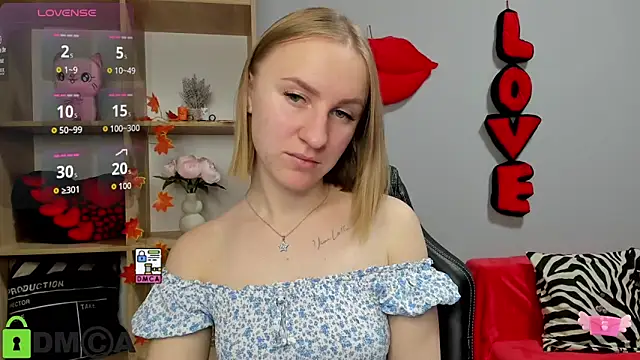 Snapshot of BeautyBlondy chatting on 25, 11, 2025 BeautyBlondy online show from 25, 11, 2025