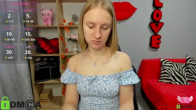 Snapshot of BeautyBlondy chatting on 16, 11, 2025 BeautyBlondy online show from 16, 11, 2025