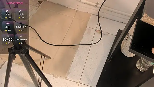 Thifany Hampton  online show from 25, 1, 2025