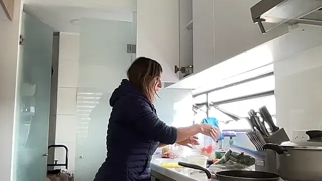 LunaBeya online show from 19, 4, 2026