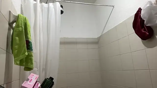 LunaBeya online show from 7, 3, 2026