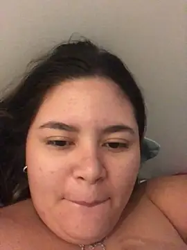 julinha2311 online show from 3, 3, 2025