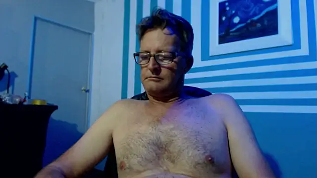 itsmeyes69 online show from 28, 2, 2025