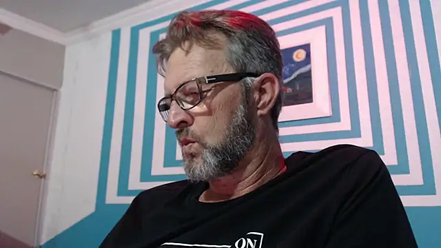 itsmeyes69 online show from 27, 2, 2025