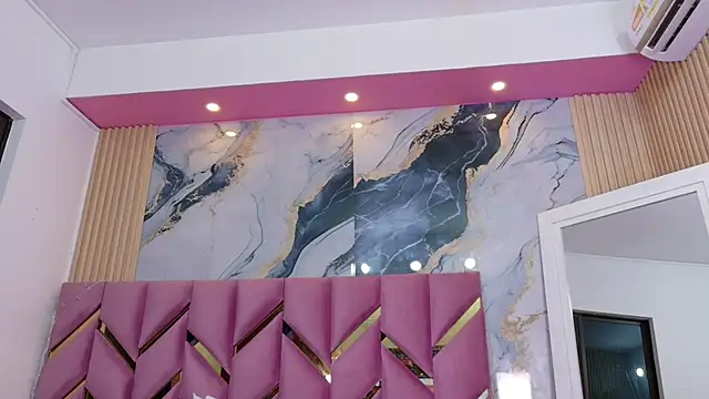 hotiergirl online show from 17, 11, 2025