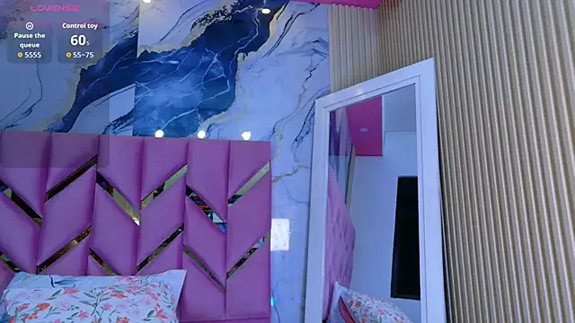 hotiergirl online show from 18, 12, 2025