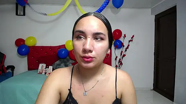 Snapshot of Maylin_horny19 chatting on 19, 6, 2026 Maylin horny19 online show from 19, 6, 2026