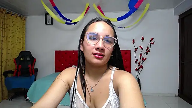 Snapshot of Maylin_horny19 chatting on 22, 6, 2026 Maylin horny19 online show from 22, 6, 2026