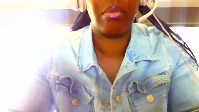 chocolatechipkukky85 online show from 15, 4, 2026