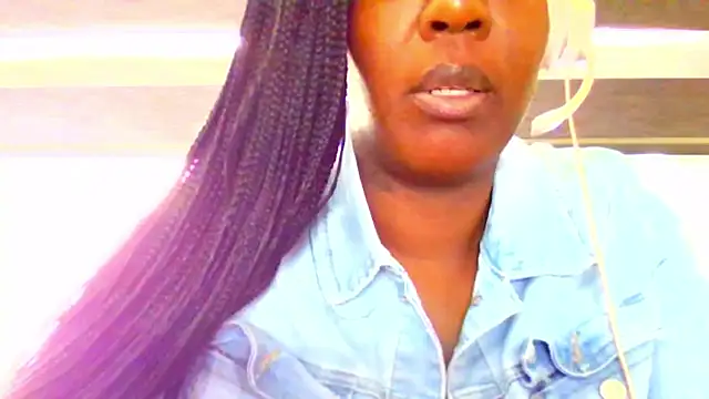 chocolatechipkukky85 online show from 13, 4, 2026