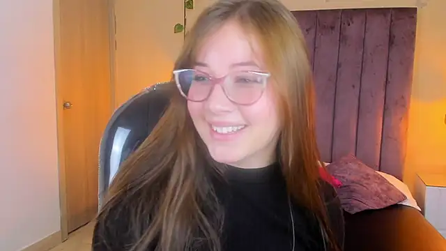 Snapshot of Dahlia_Rousse chatting on 16, 11, 2025 Dahlia Rousse online show from 16, 11, 2025