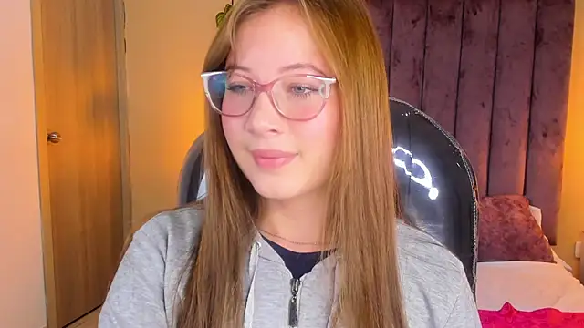 Snapshot of Dahlia_Rousse chatting on 9, 11, 2025 Dahlia Rousse online show from 9, 11, 2025