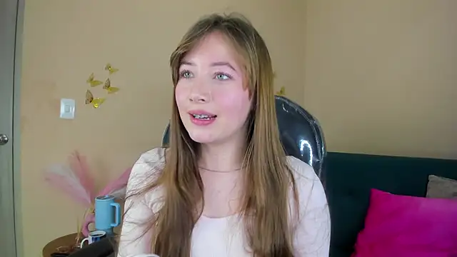 Dahlia Rousse online show from 4, 3, 2026