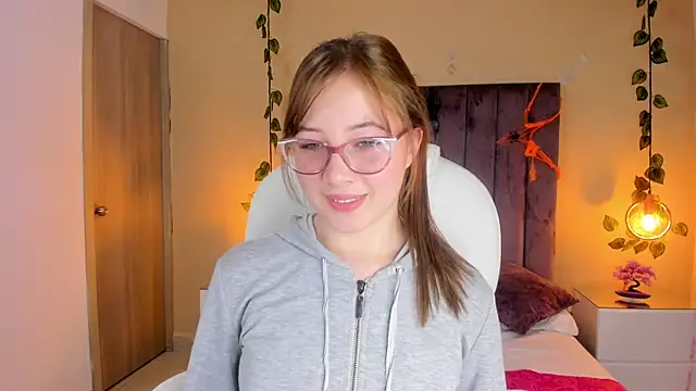 Snapshot of Dahlia_Rousse chatting on 10, 10, 2025 Dahlia Rousse online show from 10, 10, 2025