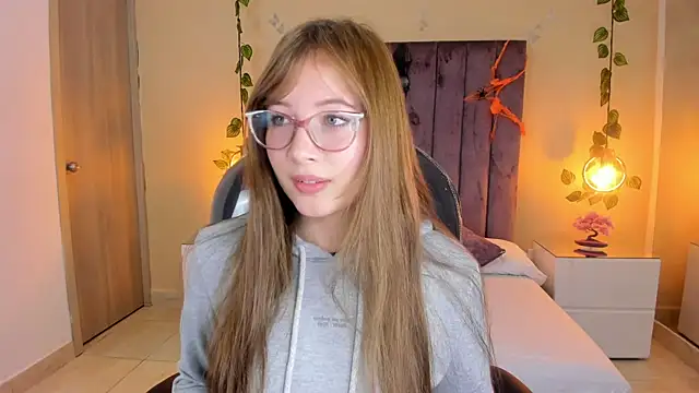 Snapshot of Dahlia_Rousse chatting on 15, 10, 2025 Dahlia Rousse online show from 15, 10, 2025