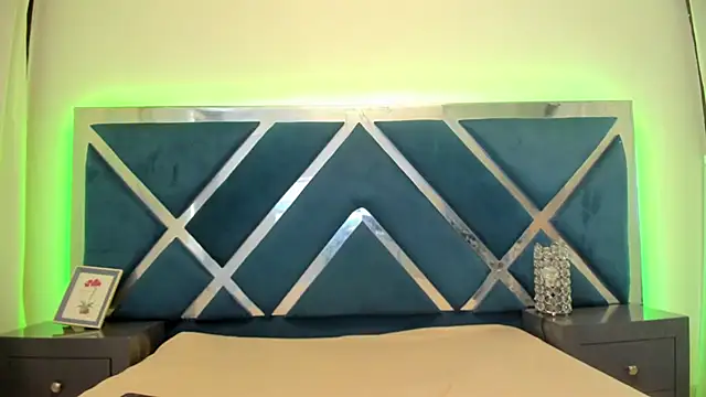 LucineArias online show from 15, 4, 2026