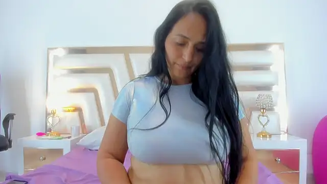 LucineArias online show from 11, 2, 2025