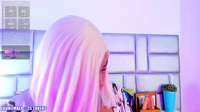 LovelyNickii online show from 14, 11, 2025