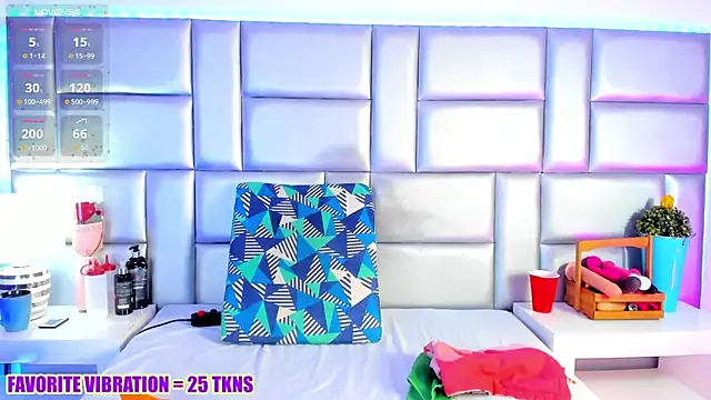 LovelyNickii online show from 15, 4, 2026