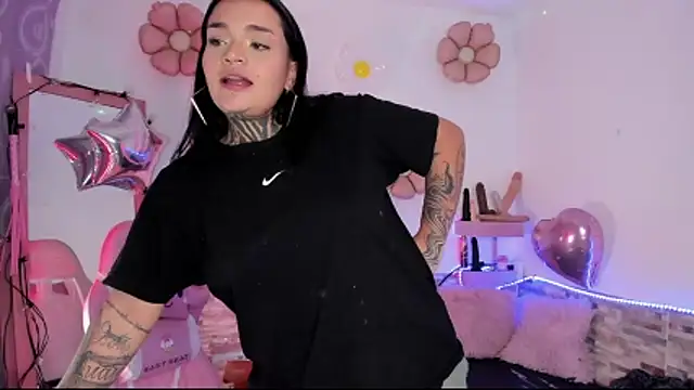 Snapshot of amyswallow7 chatting on 30, 11, 2025 amyswallow7 online show from 30, 11, 2025