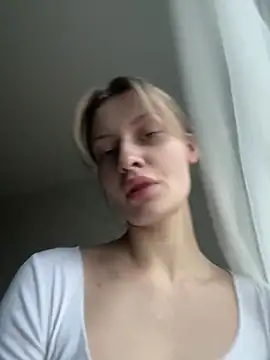 Snapshot of BeatriceXCute chatting on 28, 1, 2025 BeatriceXCute online show from 28, 1, 2025