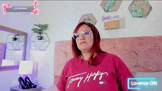 Snapshot of Elise-Leyton chatting on 10, 3, 2025 Elise-Leyton online show from 10, 3, 2025