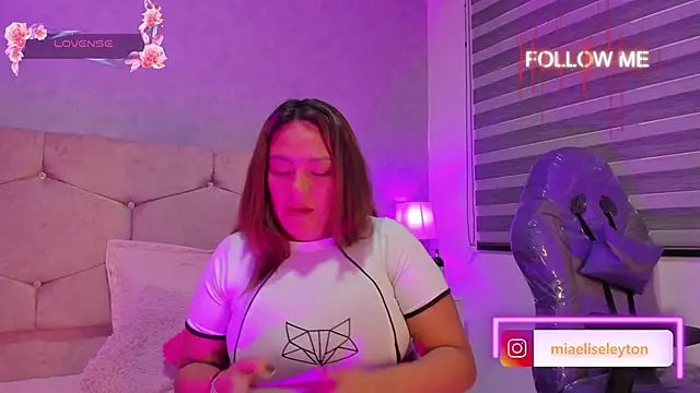 Snapshot of Elise-Leyton chatting on 26, 9, 2025 Elise-Leyton online show from 26, 9, 2025