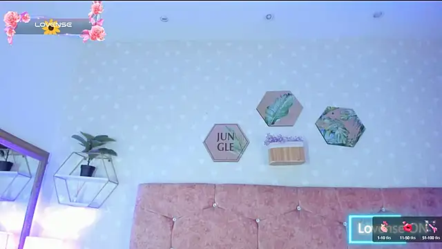 Snapshot of Elise-Leyton chatting on 17, 3, 2025 Elise-Leyton online show from 17, 3, 2025