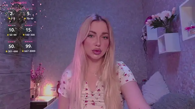 Snapshot of Mika_Rayy chatting on 9, 10, 2025 Mika Rayy online show from 9, 10, 2025