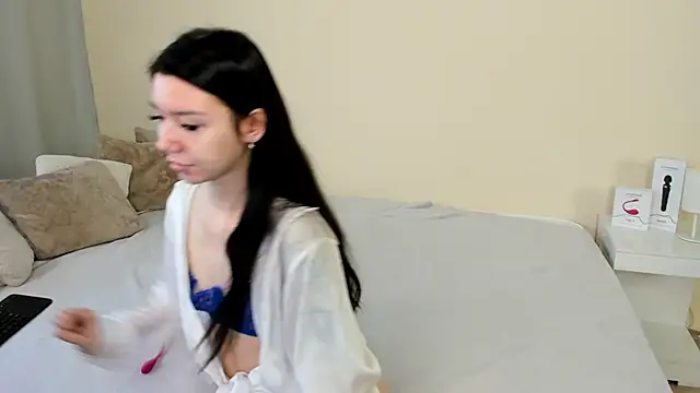 Amelia skyy online show from 27, 4, 2026